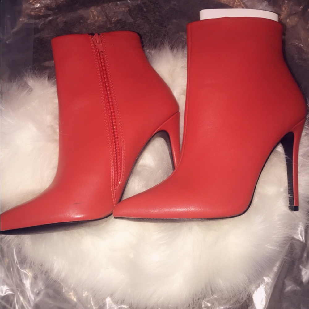 Used once red 👠 bootie ❤️ size 10